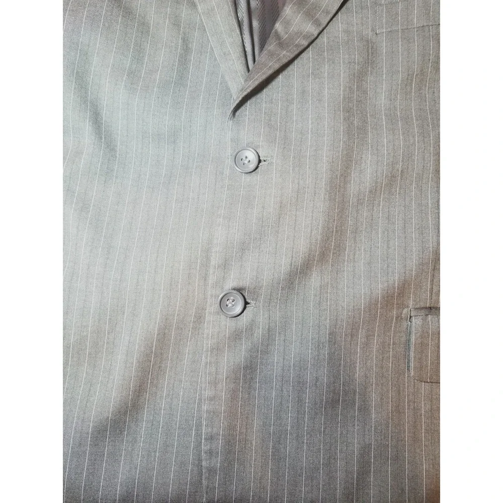 Bocaccio Uomo Dark Gray Pinstripe 2‎ Button Front 4 Button Sleeve 2 Vents 46S